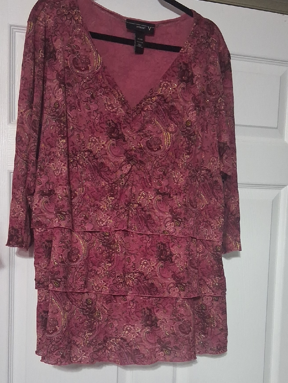 VENUS Rose Pink Paisley Tiered V-Neck Top Sz 26-28     $25